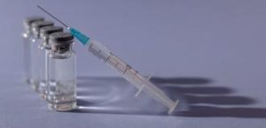 Dlhodobé vedľajšie účinky vakcíny vs. dlhodobé účinky COVID-19